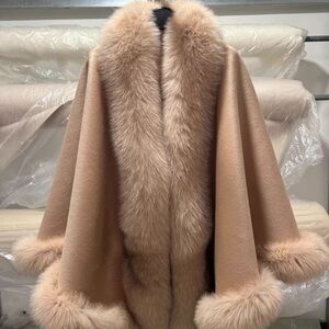 Elegant Tan Fur-Trimmed Cape
